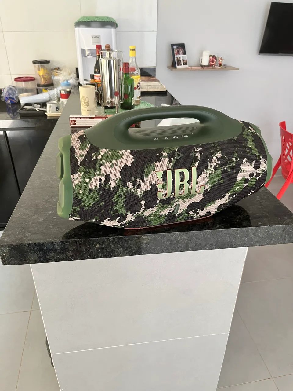 Bombox 4
