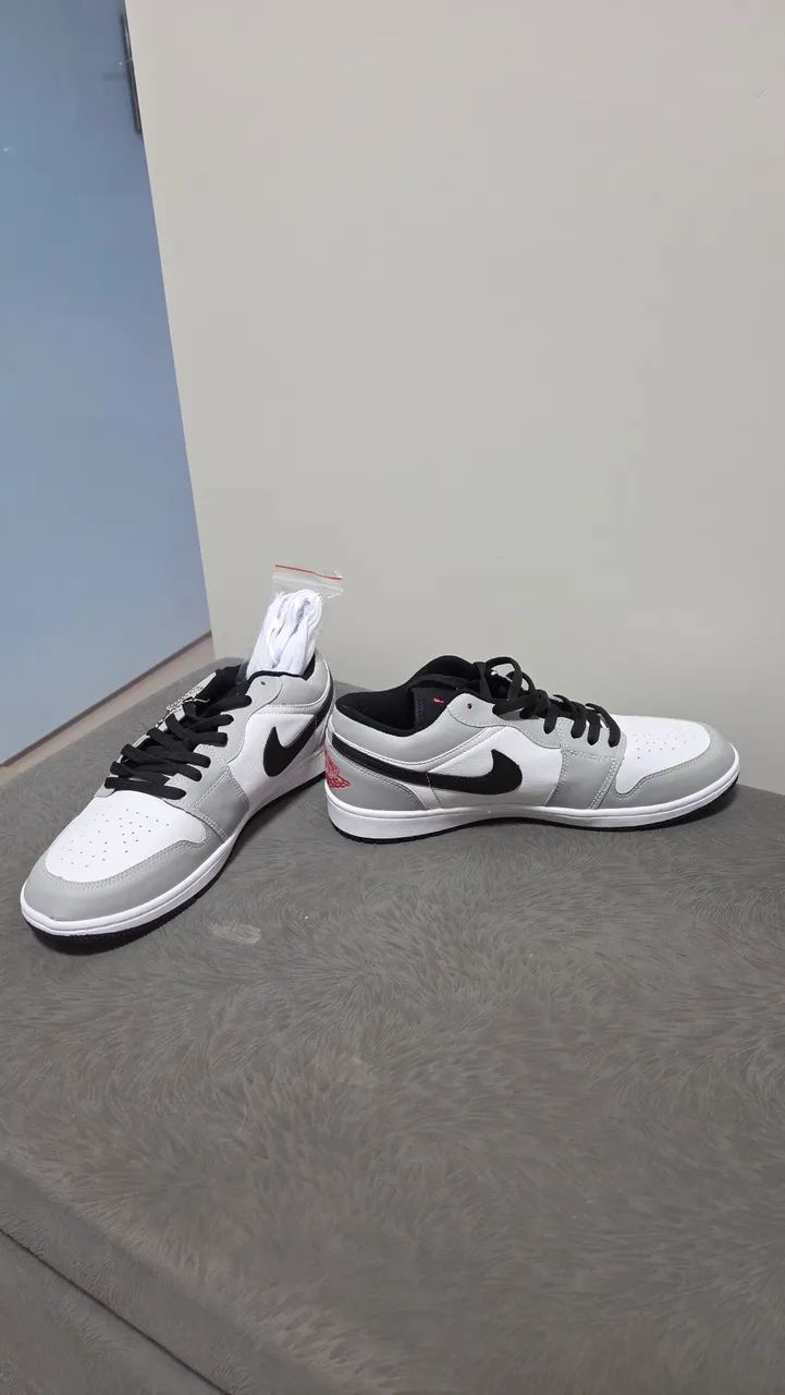 Tênis nike dunk low 43 branco/cinza - Foto 2