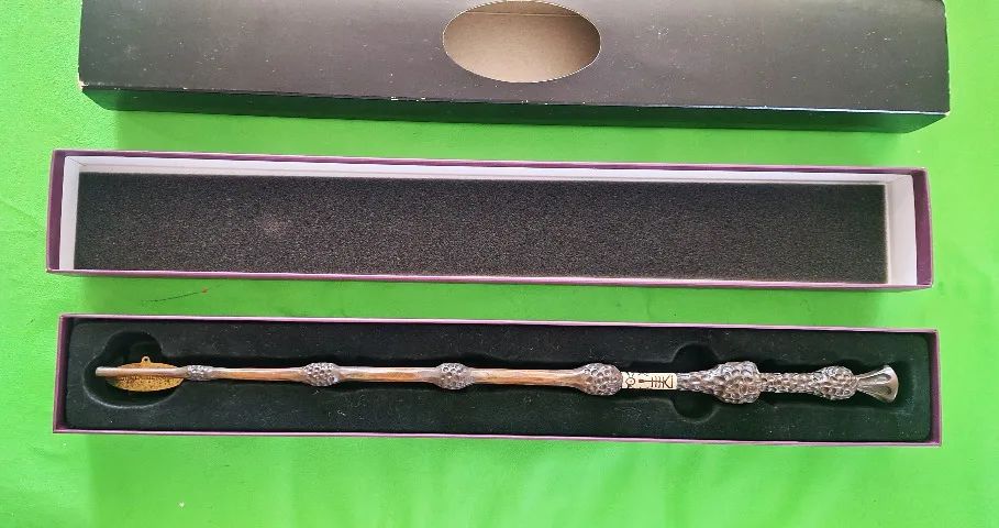 Varinha das Varinhas Alvo Dumbledore original Universal Studios com caixa