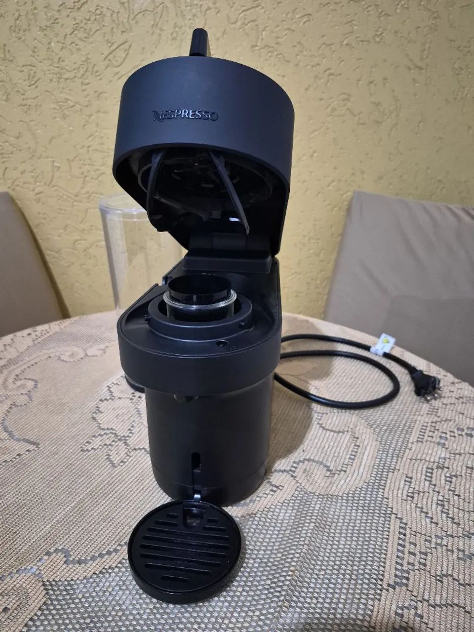 Cafeteira Nespresso Vertuo 