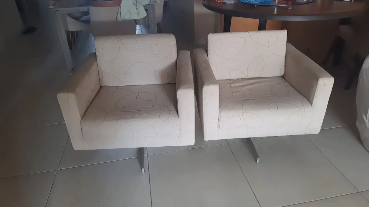 2 Poltronas giratoria 