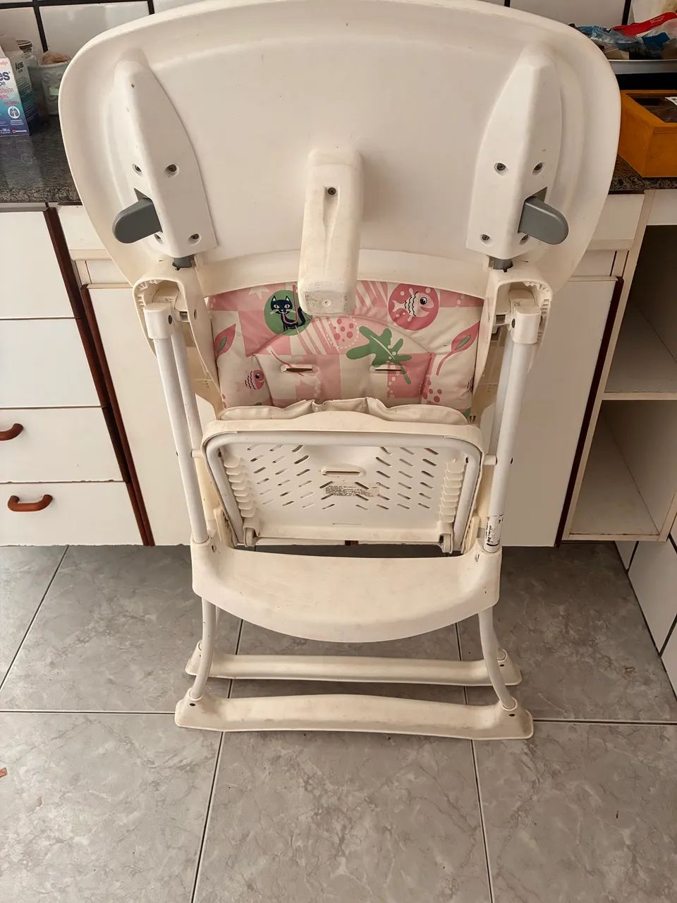 Vendo cadeira de alimentação Burigotto - Foto 4