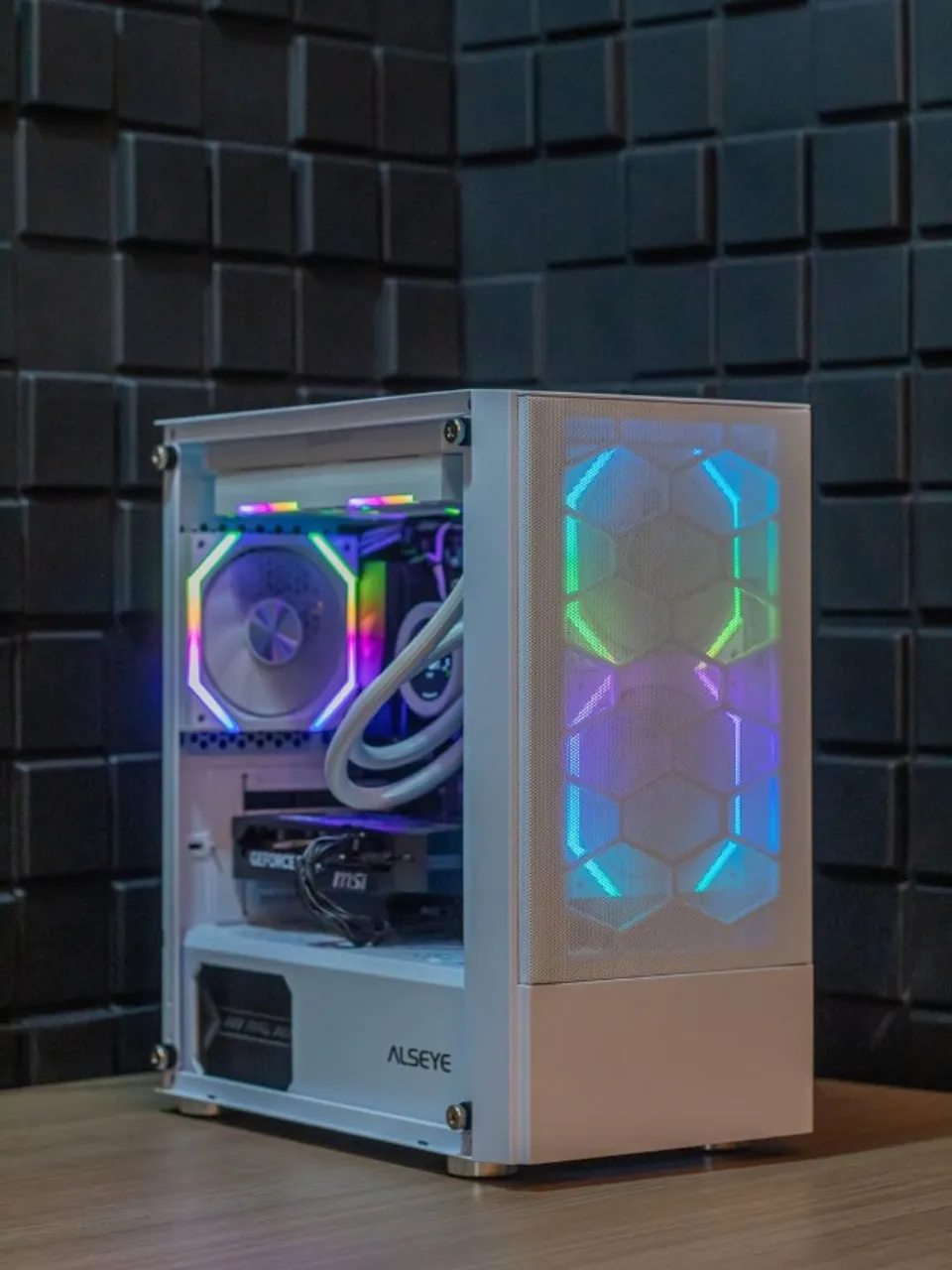 PC Gamer Ryzen 5 3600, GTX 1660 Super 6GB, 16GB RAM, SSD 240GB +