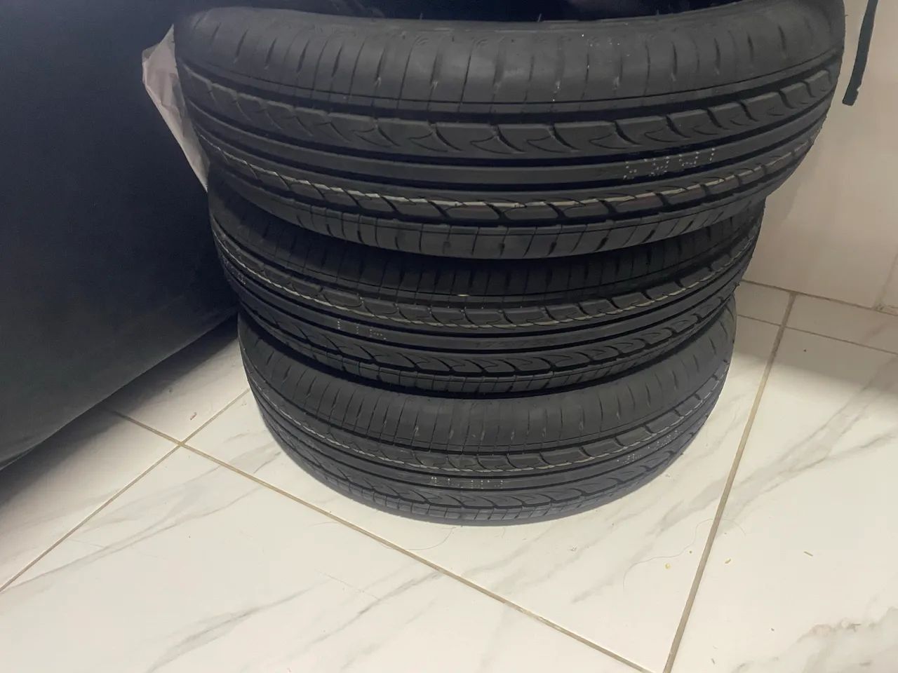 Pneus 175 / 75 / R 14