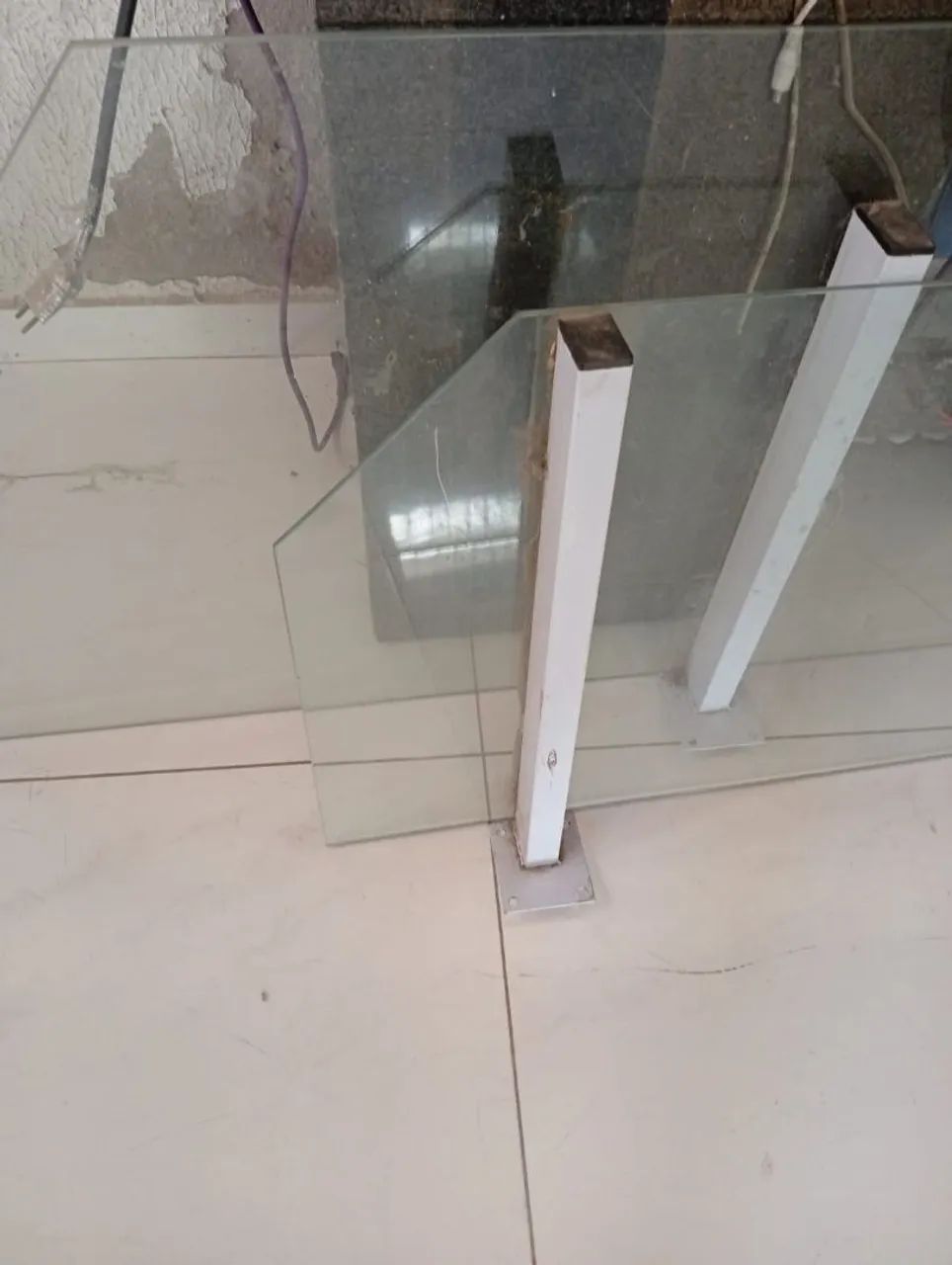 Mesa suspensa 
