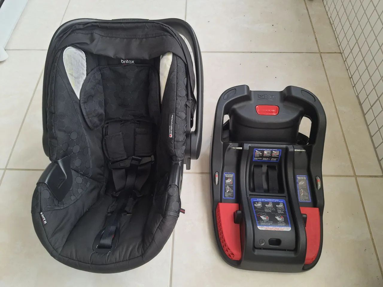 Cadeirinha De Bebê Com Base Britax B-SAFE 35 (Usado) - Foto 4