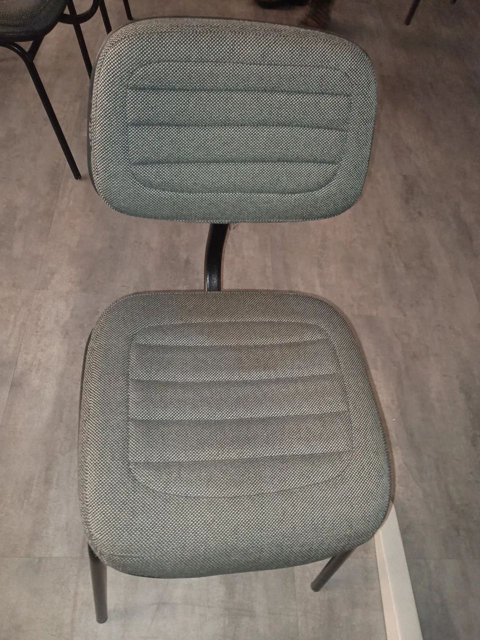cadeiras de sala de espera aula igrejas - Foto 4