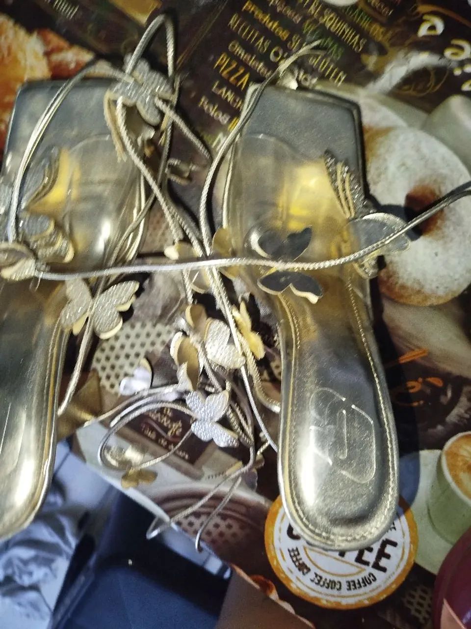 Sandálias, botas, sapatilhas e saltos diversos - Foto 2