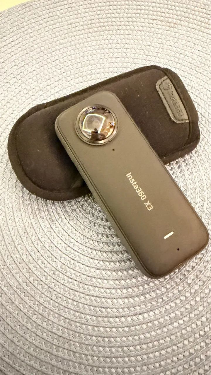 Câmera insta 360