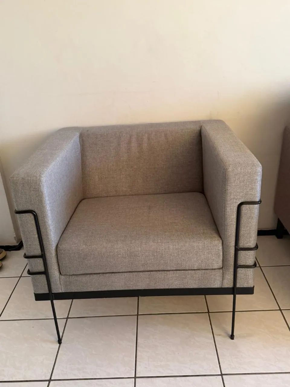 Poltrona cinza de linho - Tok Stok - Foto 2