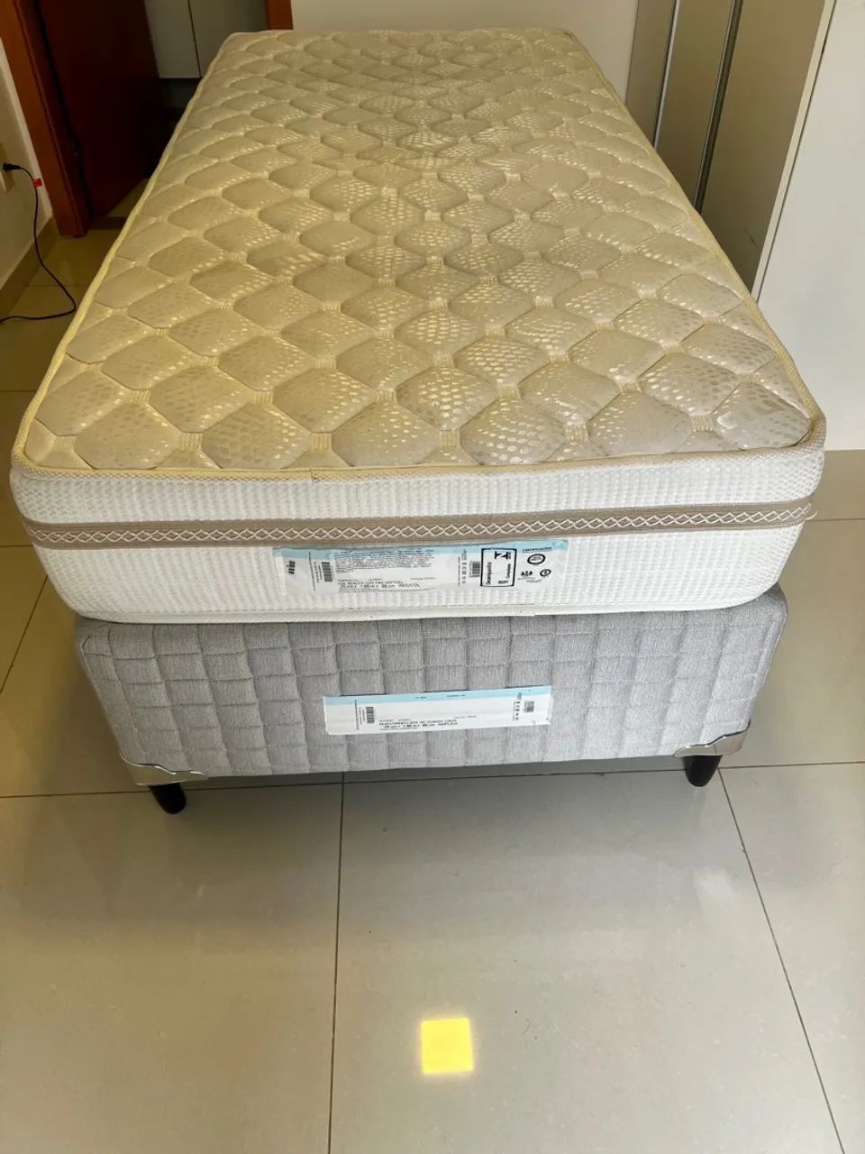 CAMA BOX SOLTEIRO EM ÓTIMO ESTADO DE CONSERVAÇÃO  - Foto 2