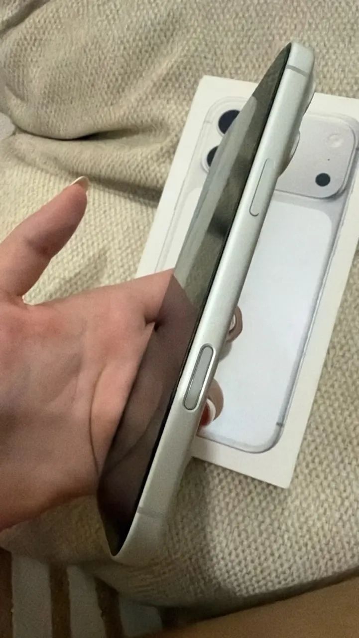 iPhone 17 pro max silver - Foto 3