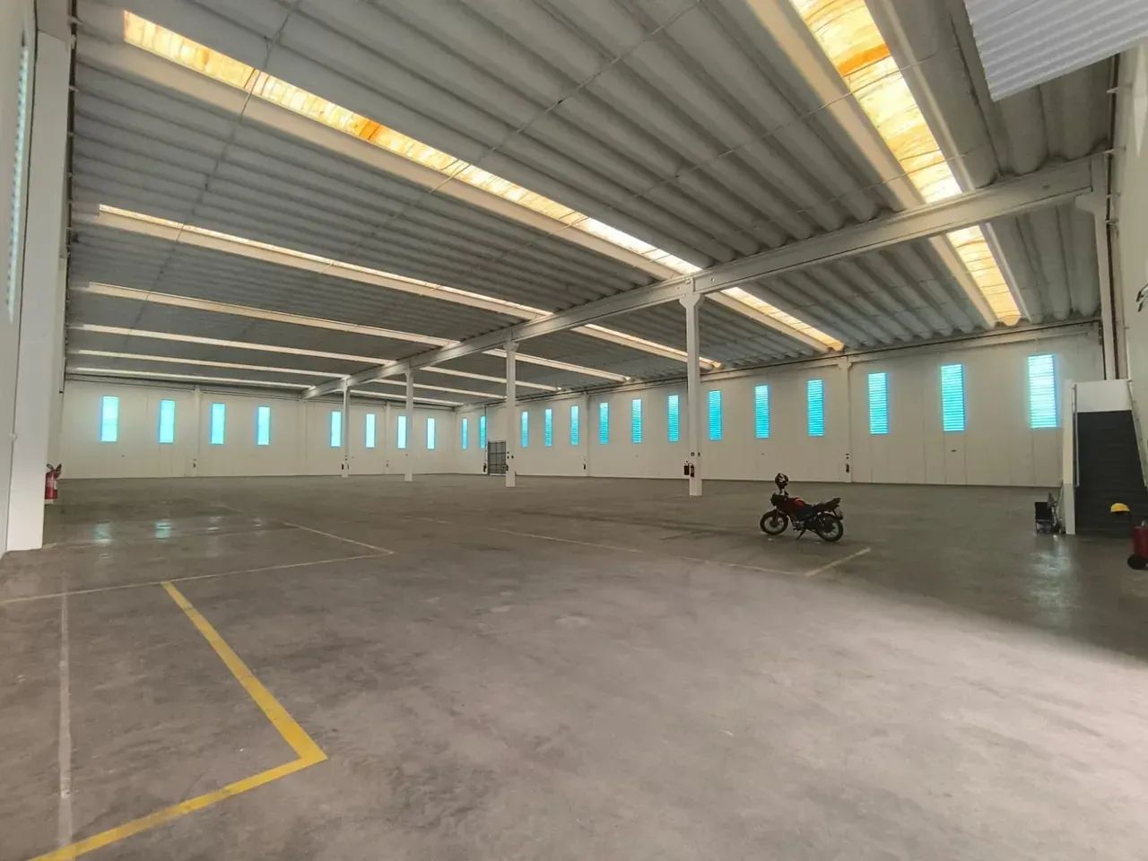 Galpão para Locação em Cotia  4.994 m², Pé-Direito de 11 m e Doca - Foto 5