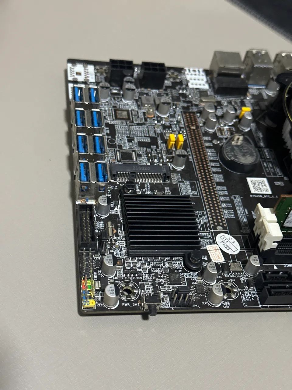 Placa mãe para Mineração com processador e Memoria (até 8 GPUs) - Foto 2