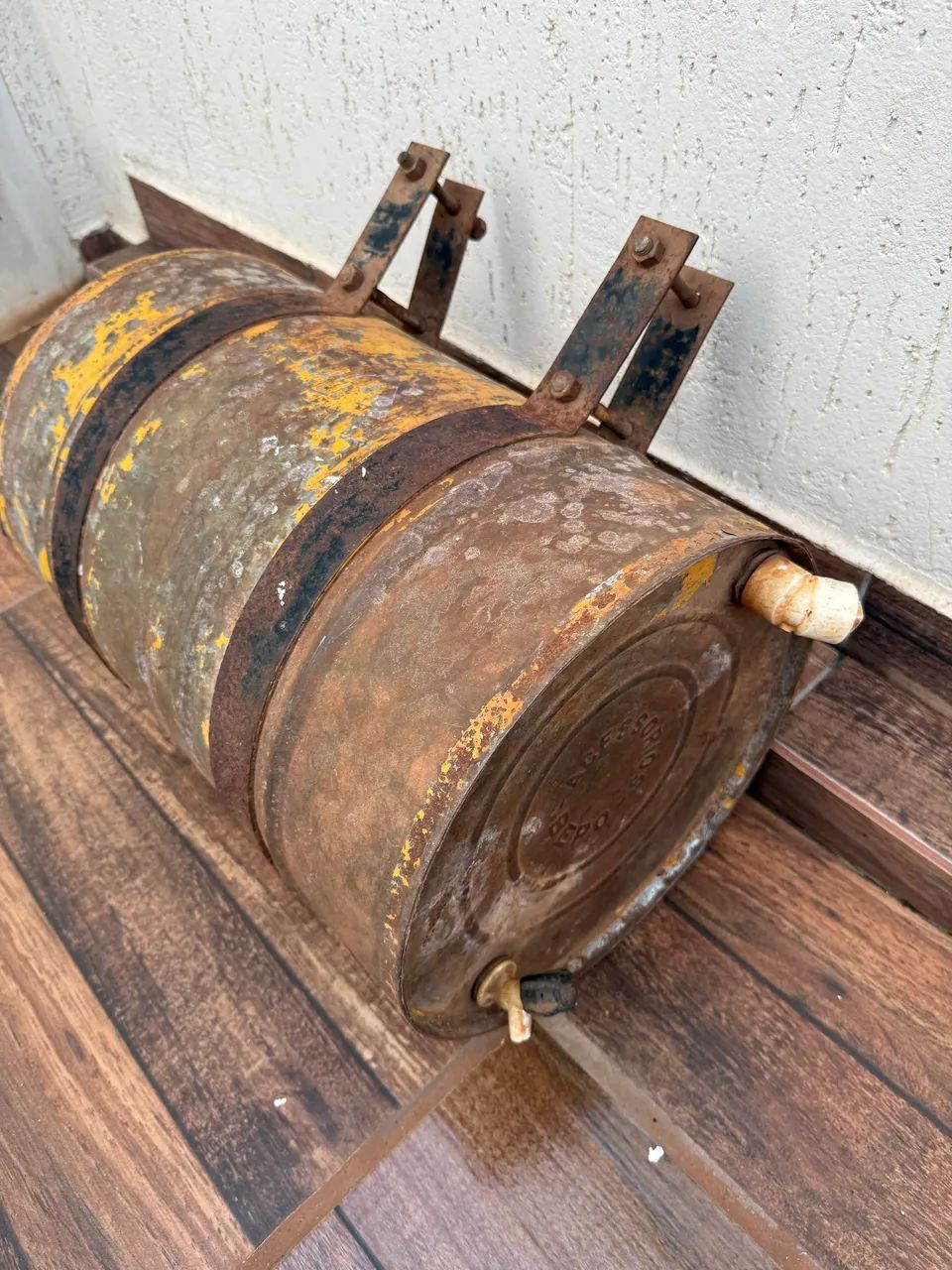 Corote antigo de lata de caminhão  - Foto 2