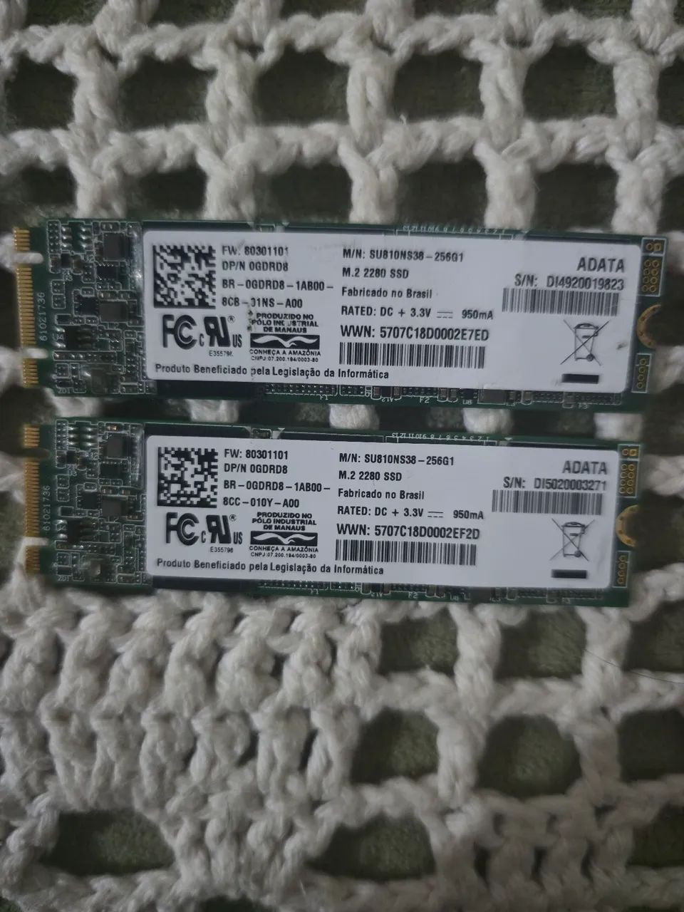 Lote de HDs e SSDs (12 Peças)