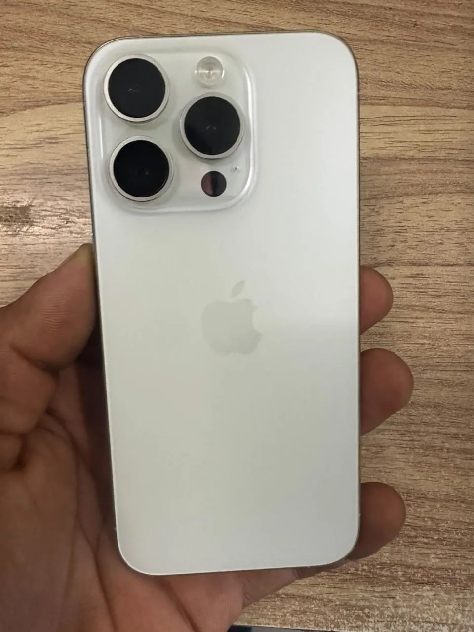 IPHONE 15 pro 256gb, sem marcas, extra!! 