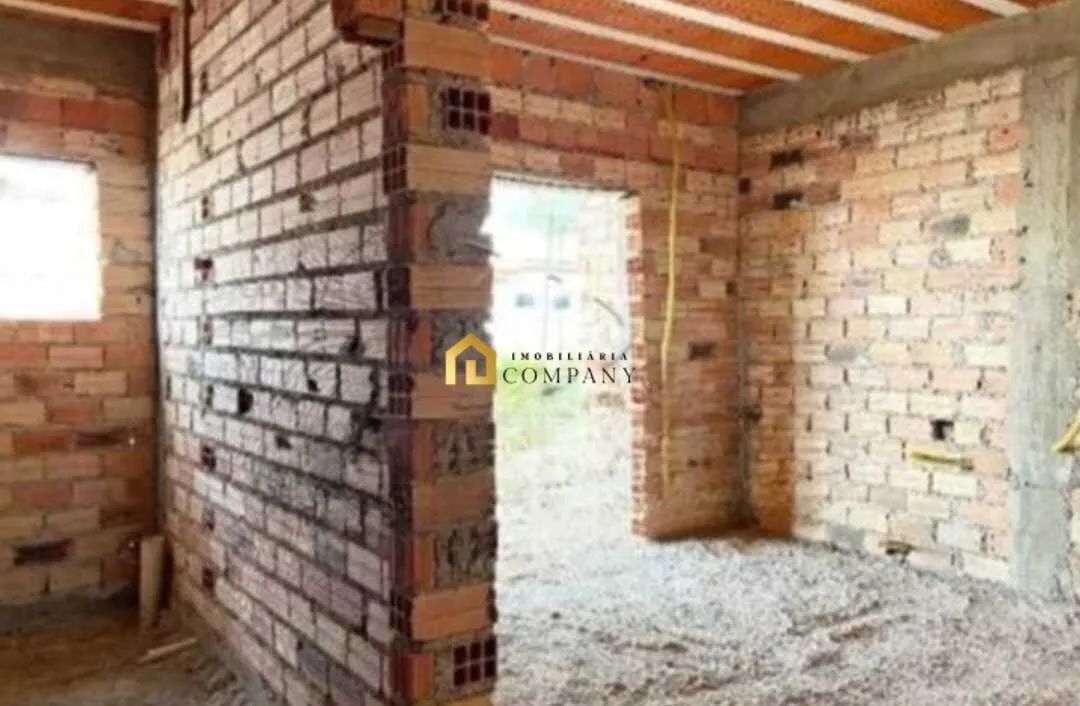 Vendo casa em construção, faltando acabamento. Está erguida e coberta - Foto 2