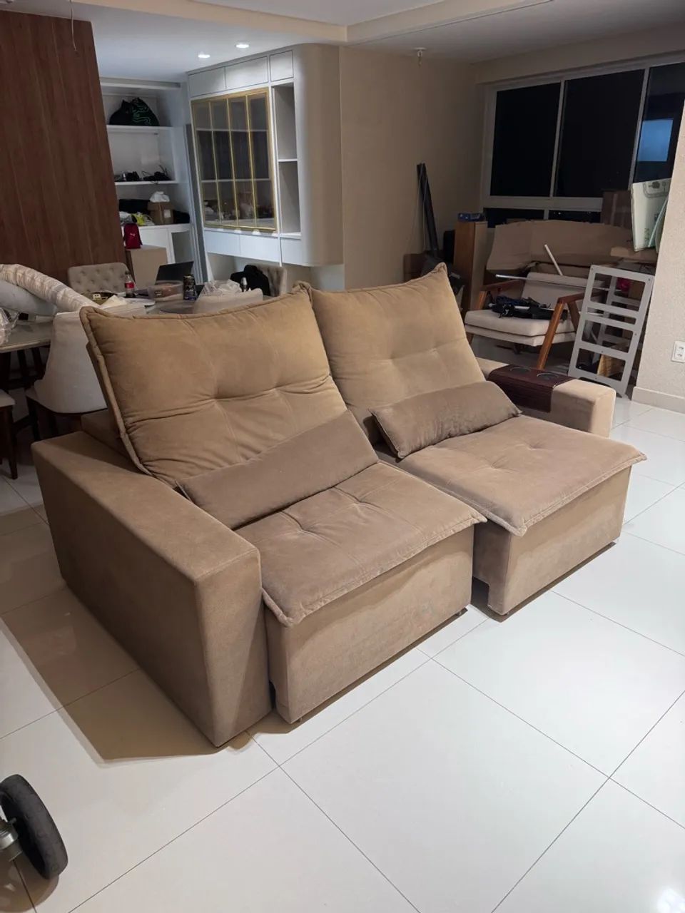 Sofá retrátil marrom