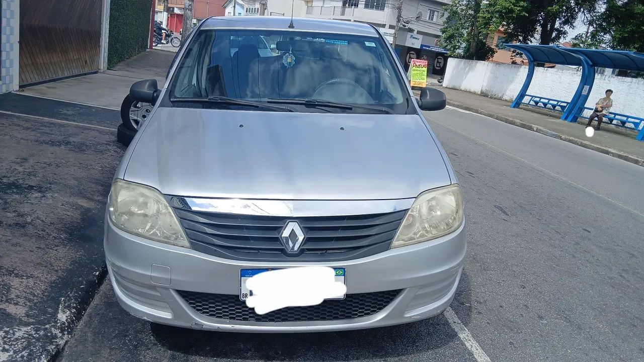 Renault Logan AUTHENTIQUE HI-FLEX 1.0 16V 4P 2013