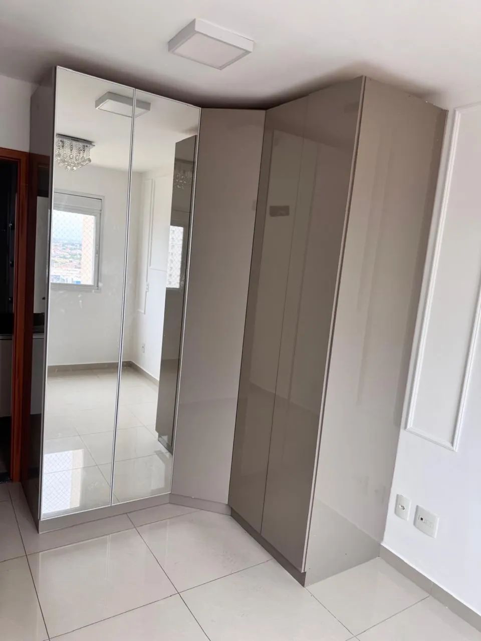 Vendo guarda roupa já instalado R$ 4.500