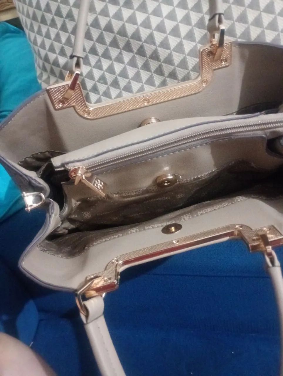 Bolsa de luxo Chenson original bege com pingente  - Foto 5