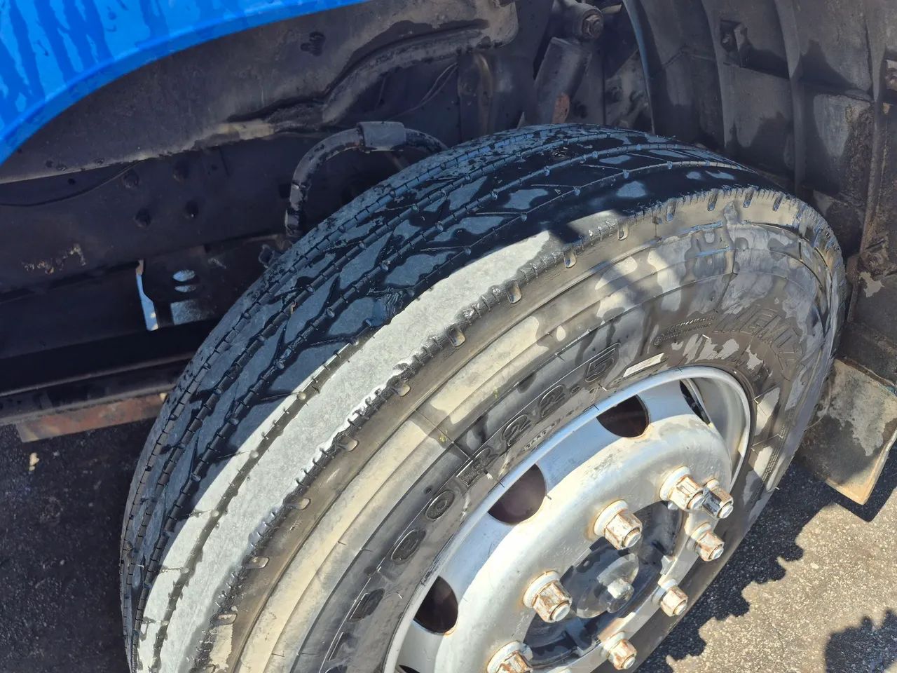 VW Titan 18310 2004 - Foto 3