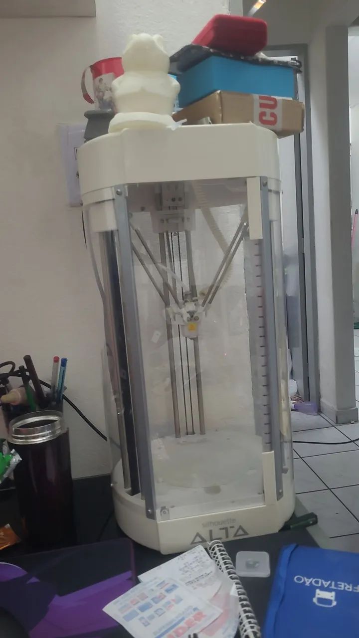 Impressora 3d silhouette alta
