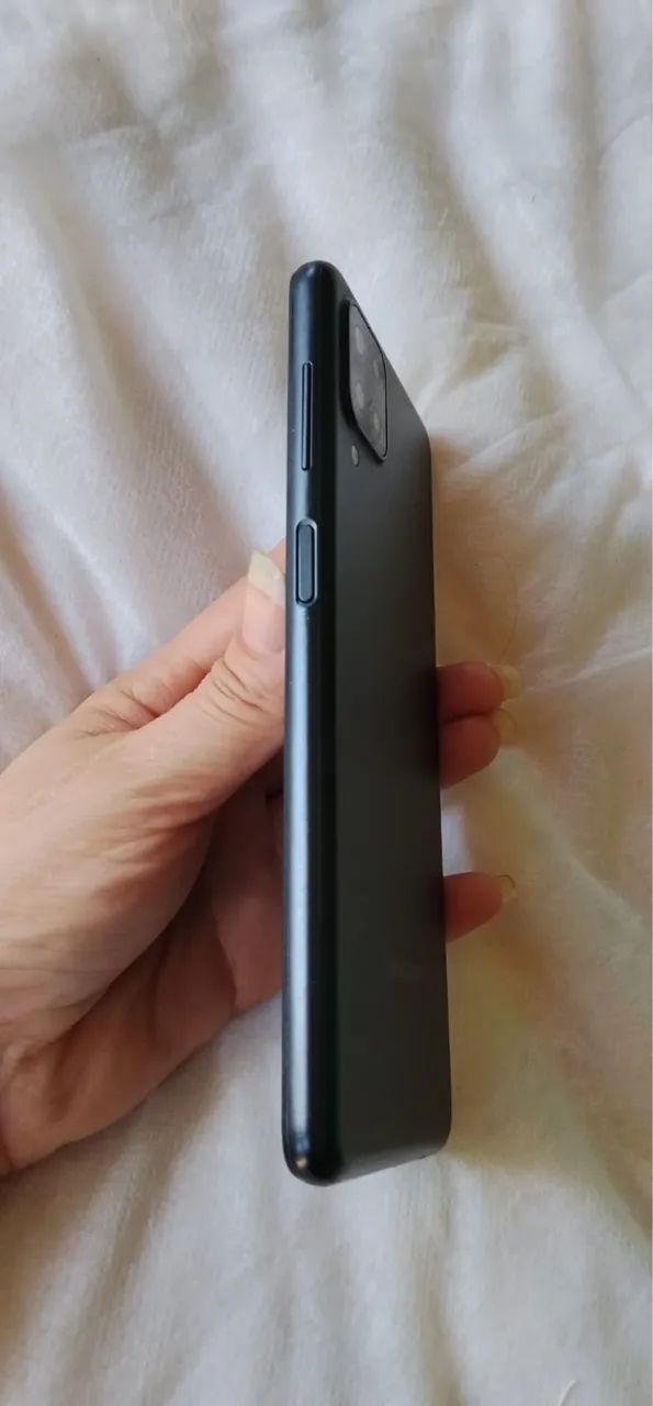 Vende-se celular samsung A12 ,com um ano de uso! - Foto 3