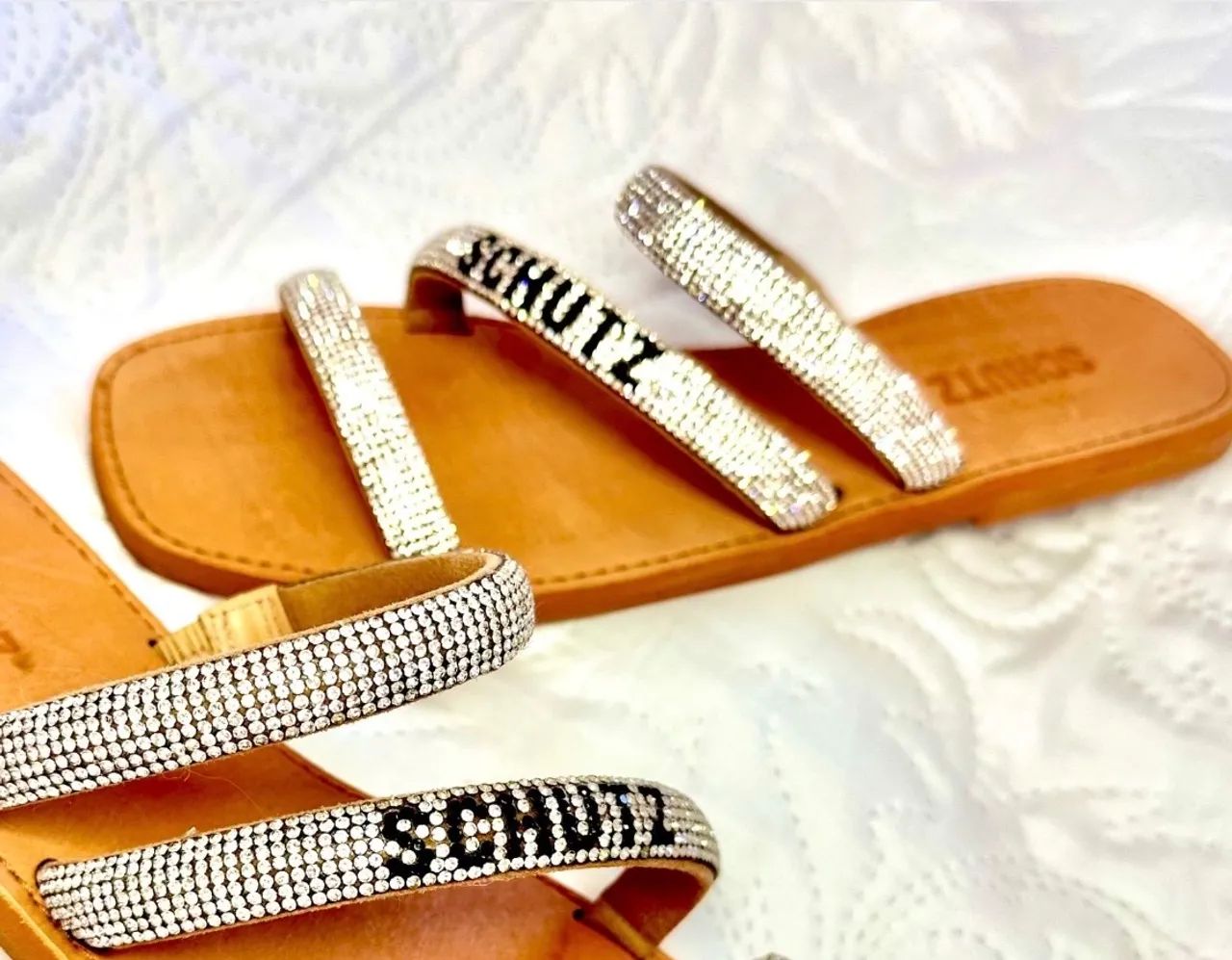 sandália rasteira schutz strass 39 - Foto 3