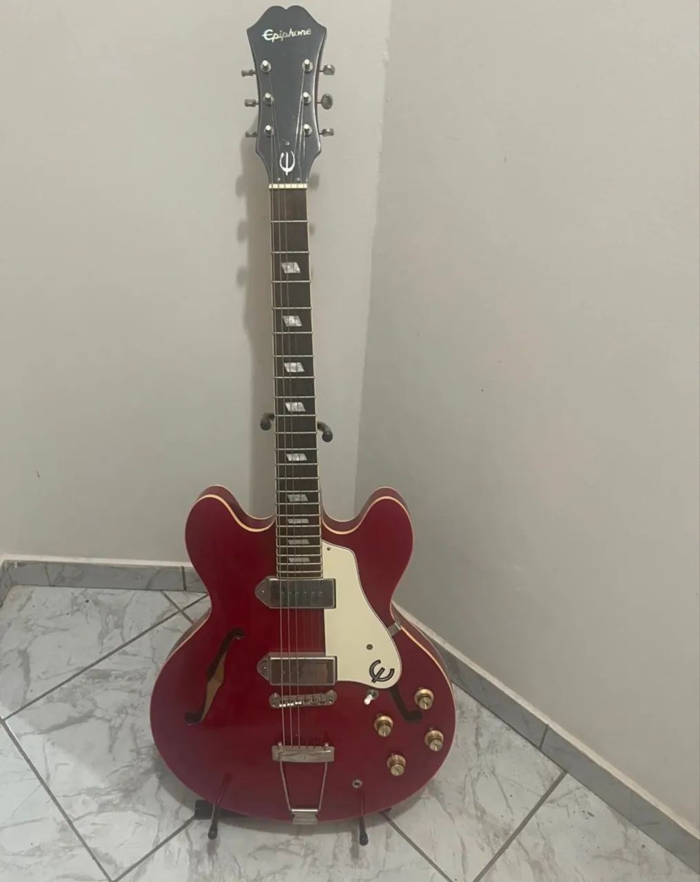 Guitarra Semi Acústica EpiPhone Casino Coupe Cherry - Instrumentos