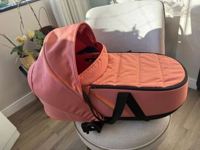 Moises Bassinet YoYo Babyzen com adaptadores rígido