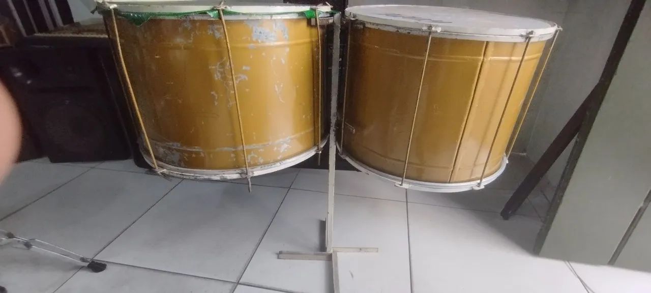 Par de surdo com suporte 