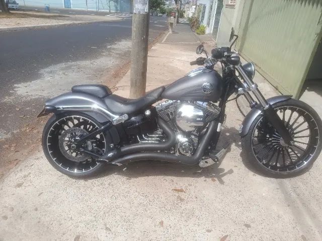 Harley Davidson Breakout 2017 - Foto 4
