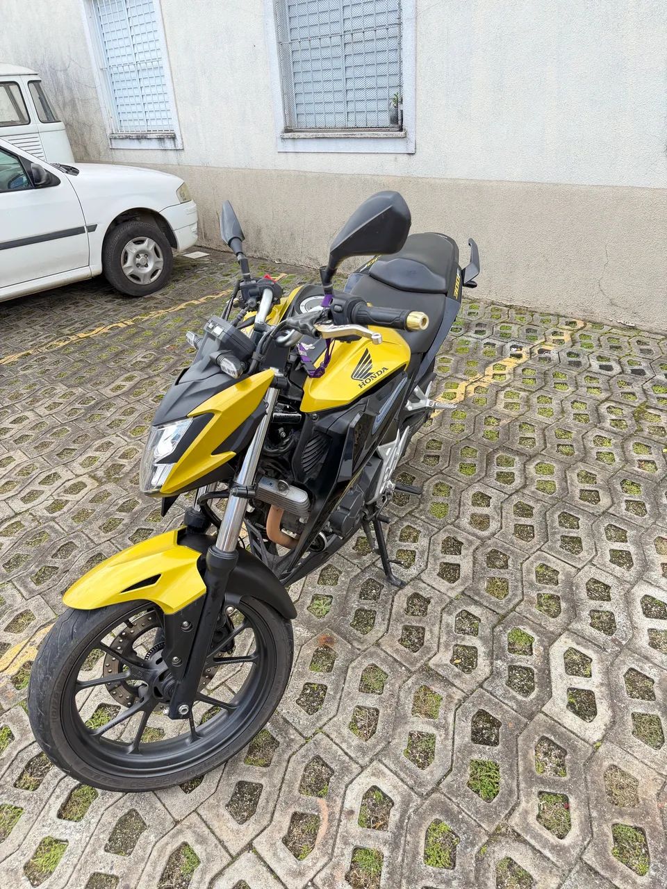 CB 300F dourada vendo ou troco  - Foto 3
