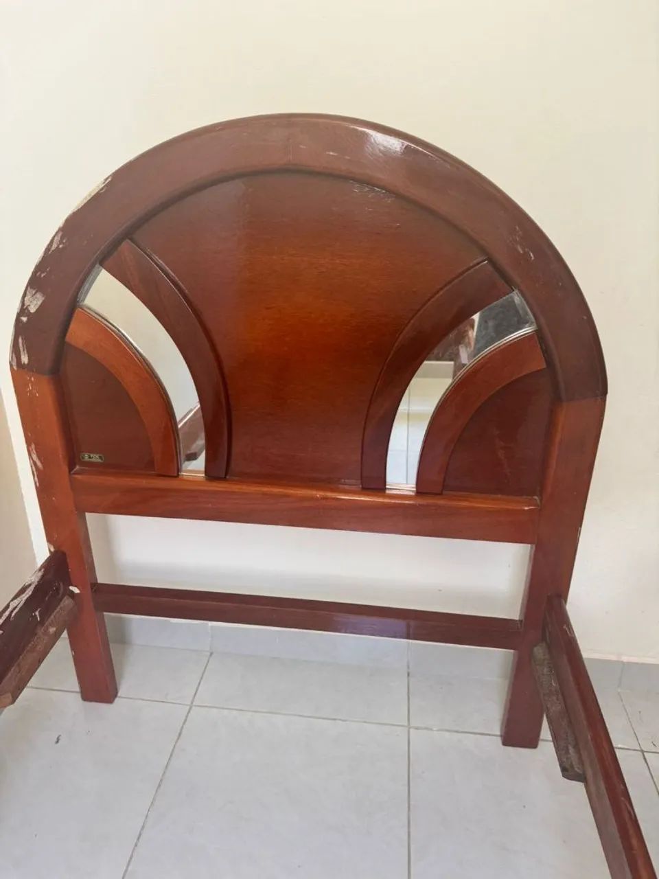 Cama de madeira - Solteiro 
