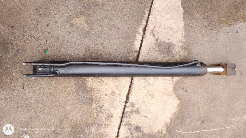 Cilindro hidr. articulação caçamba frontal retro JCB 3C P/N 556/60236 2