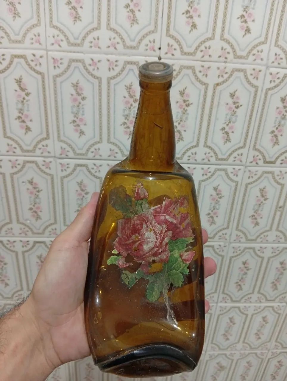 Garrafa moldada com pintura floral  - Foto 2