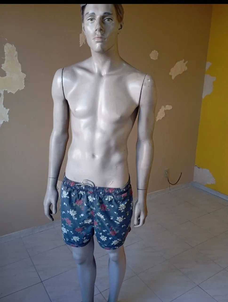 Manequim masculino completo