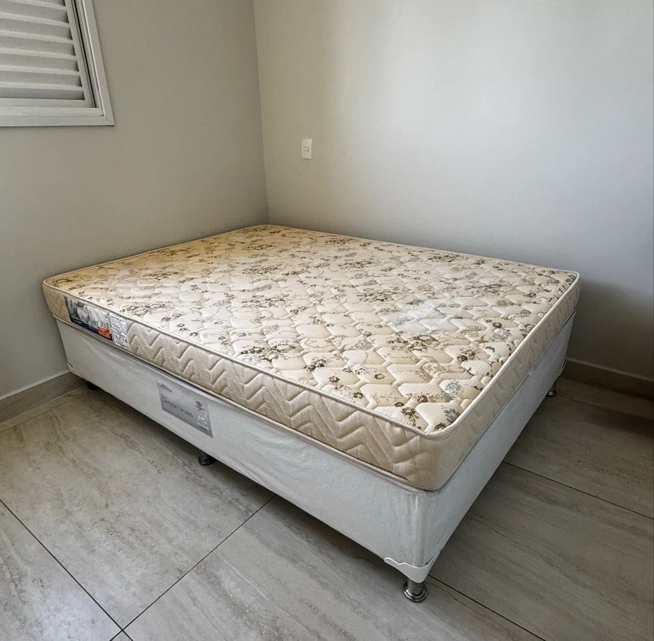 Cama box casal 