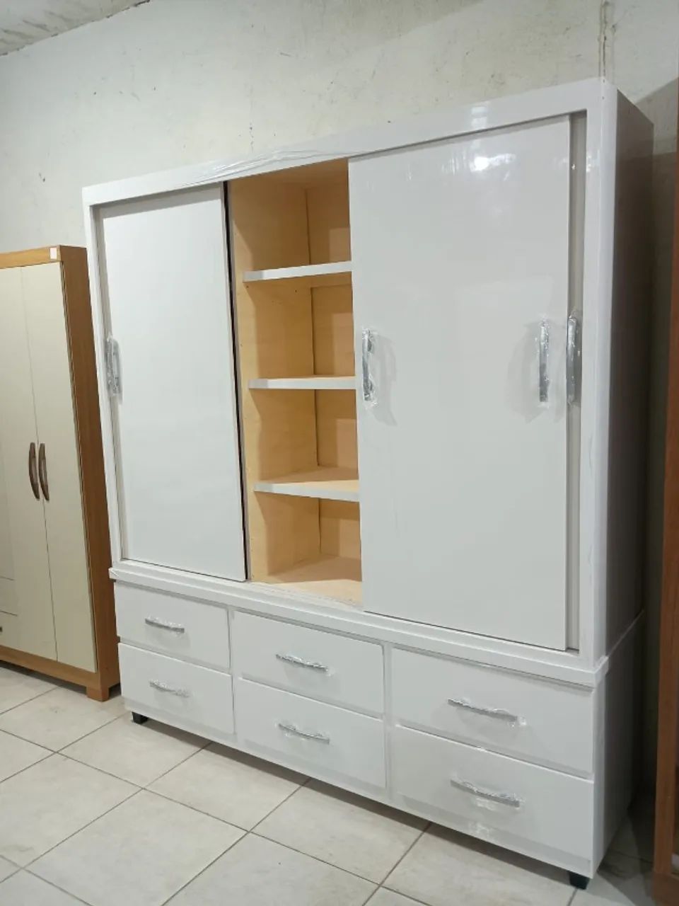 Guarda roupas casal em bloco de madeira pronta entrega - Foto 3