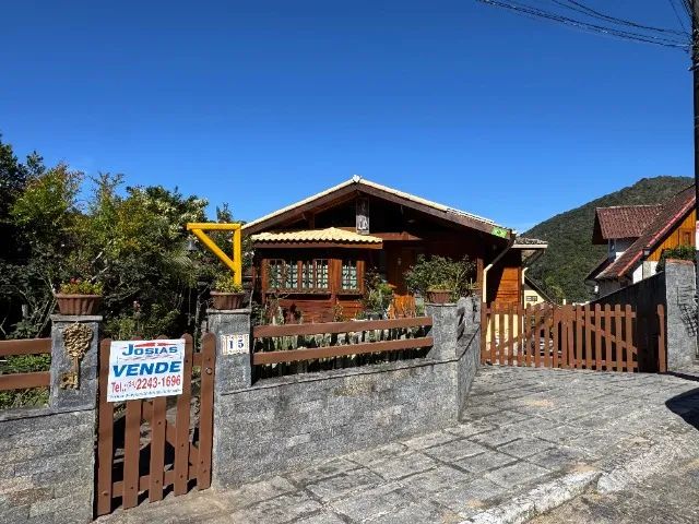 Vendo Casa com 4 quartos Condomínio Fechado - cod 24023