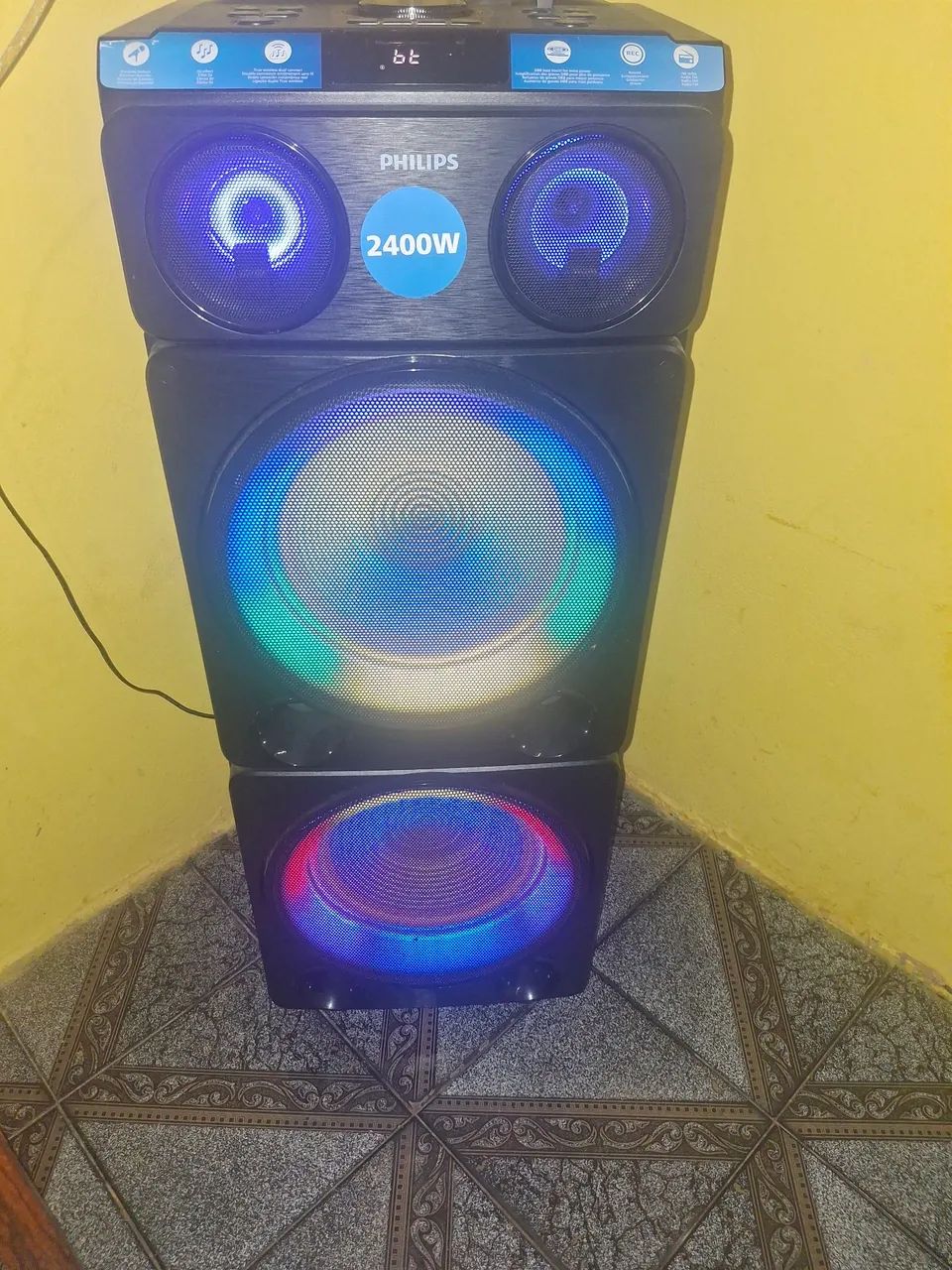 Caixa de som Philips semi nova pega muito alta - Foto 4