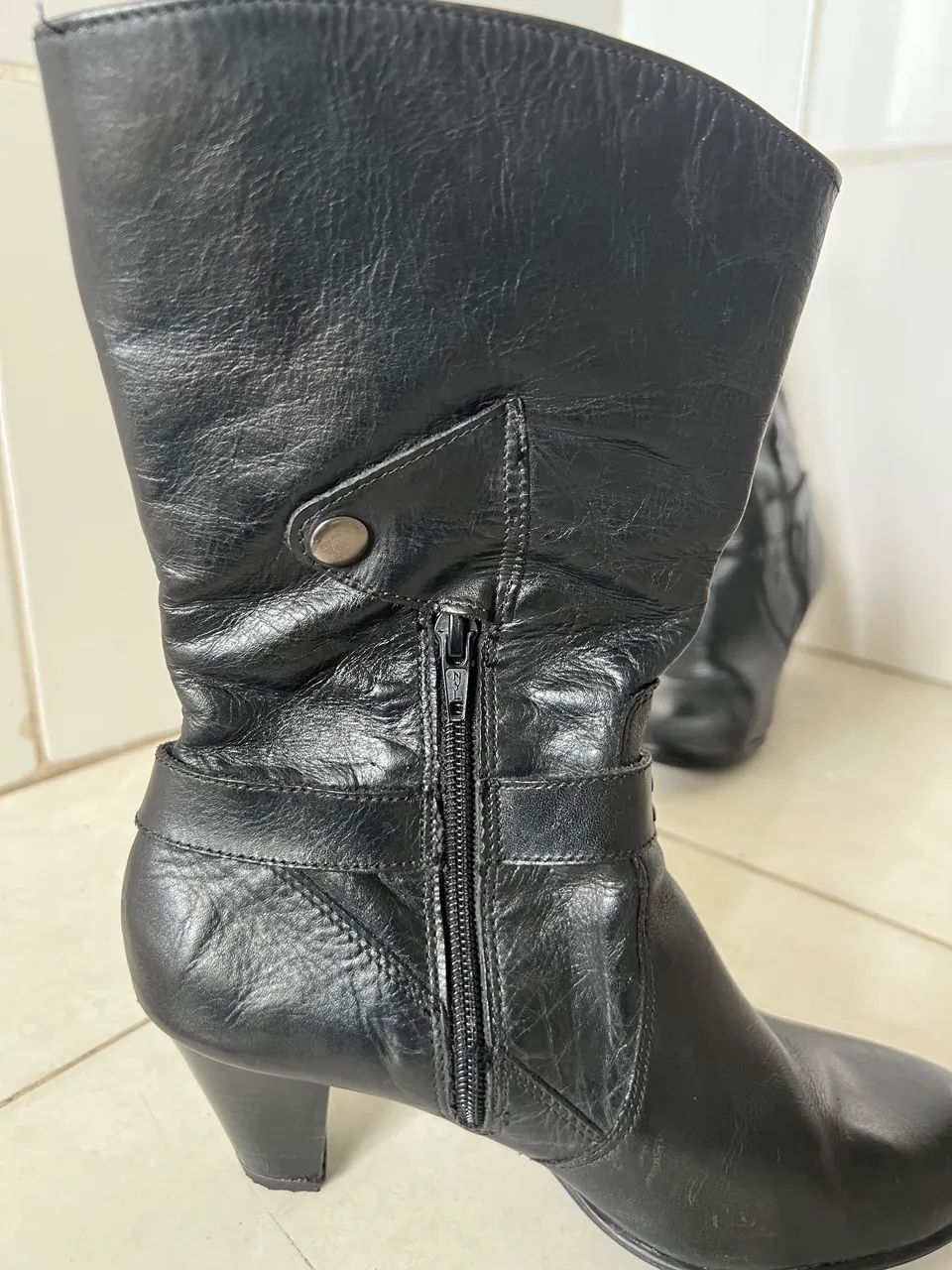 Bota de couro cano alto  - Foto 5