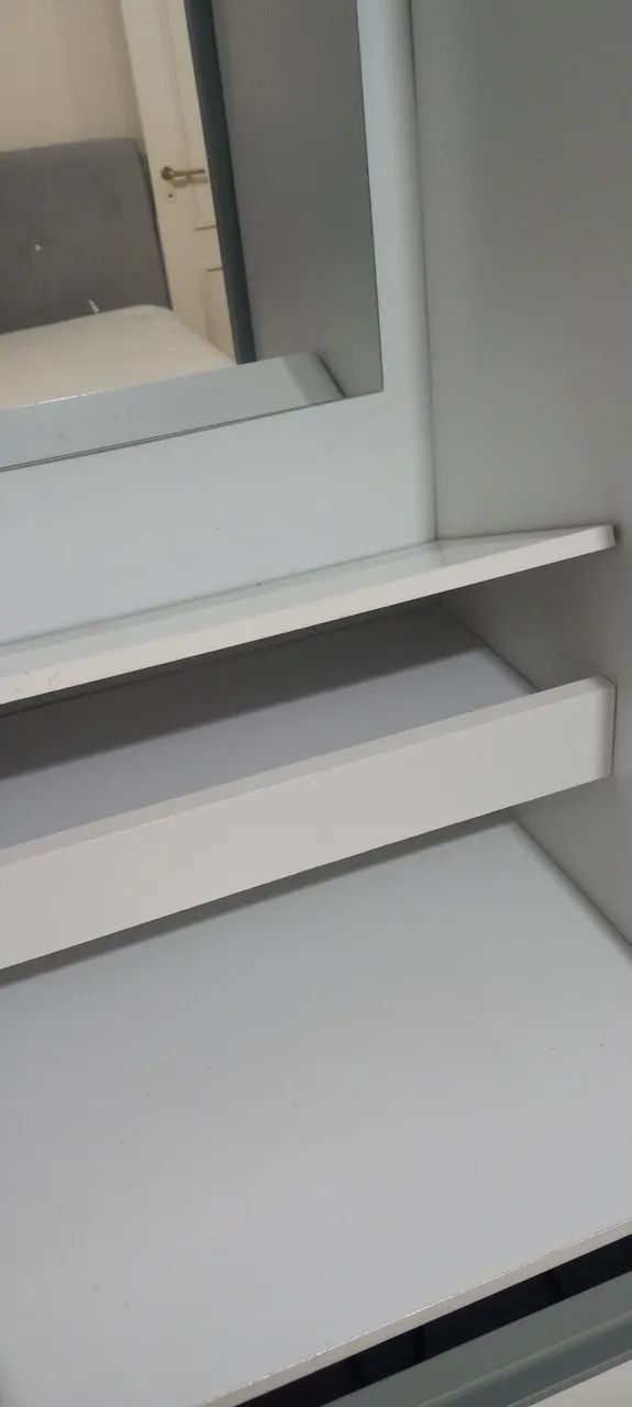 Guarda-roupa branco lindo, moderno e super conservado! - Foto 2