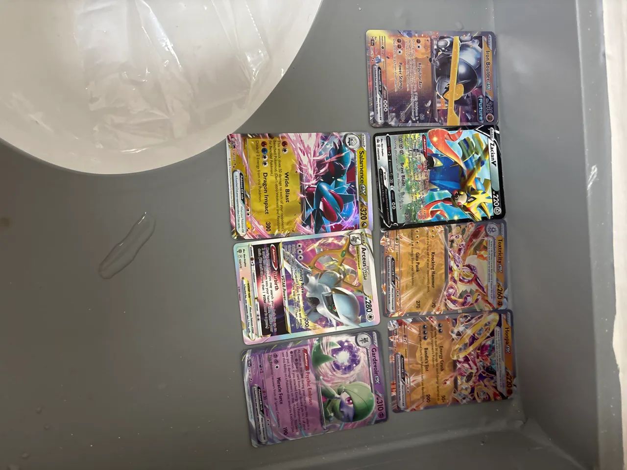 Vendo figurinha belíssima qualidade Negocio - Foto 2