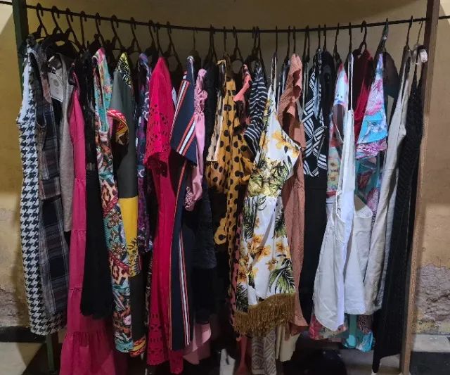  ROUPAS PRA BRECHÓ LOTES COM 155 PEÇAS  - Foto 4