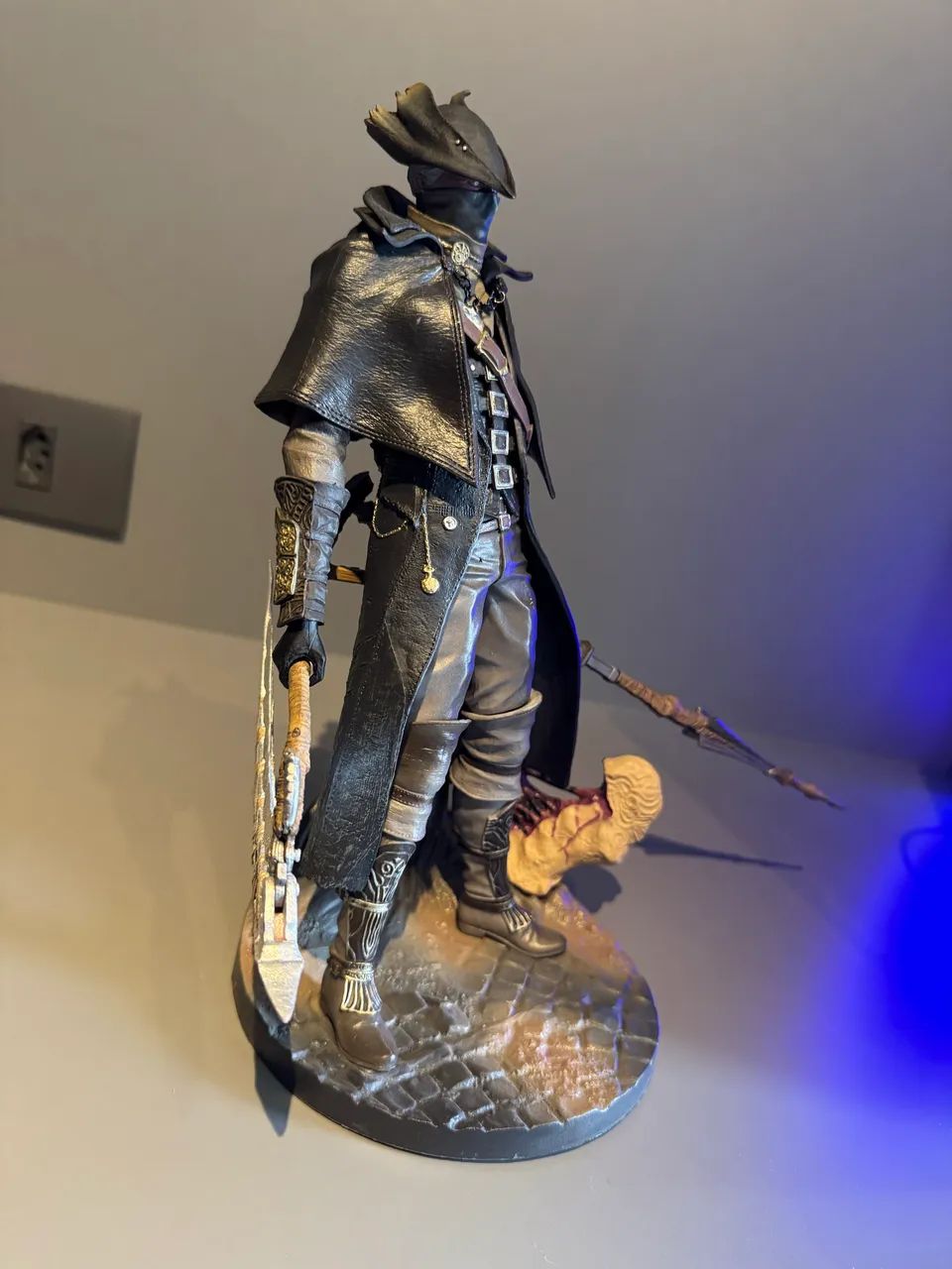 Estatua Caçador Hunter Bloodborne 35cm Bootleg - Foto 4