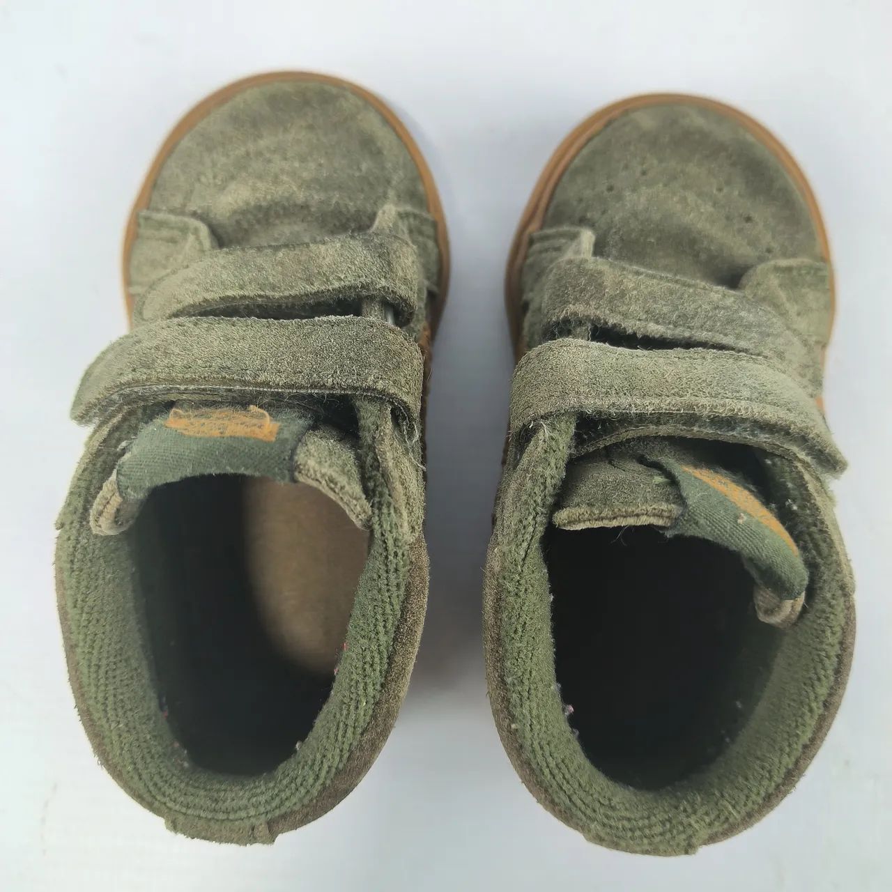 Tênis Vans infantil 19 / 20 verde militar em camurça estilo botinha fechamento velcro - Foto 3
