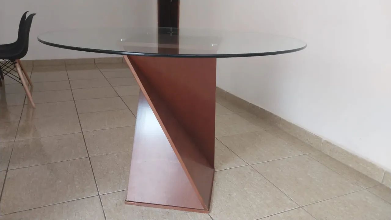 Mesa de 4 cadeiras base em MDF tampo de vidro! - Foto 2